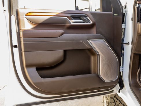 Used 2025 GMC Sierra 3500 Denali w/ Denali Reserve Package image 34