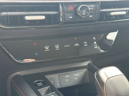 New 2025 Nissan Kicks SR w/ Illumination Package image 23