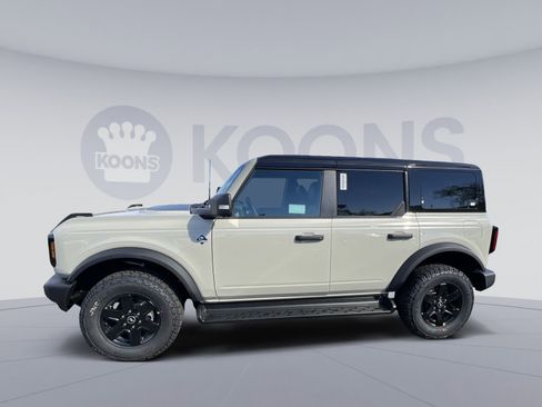 New 2025 Ford Bronco Outer Banks image 2
