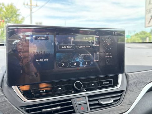 Certified 2025 Nissan Altima 2.5 SV w/ SV Premium Package FWD image 20