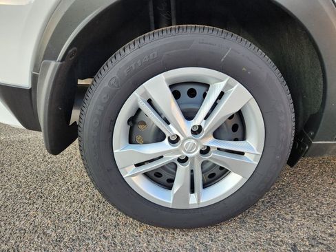 New 2025 Nissan Kicks Play S image 12