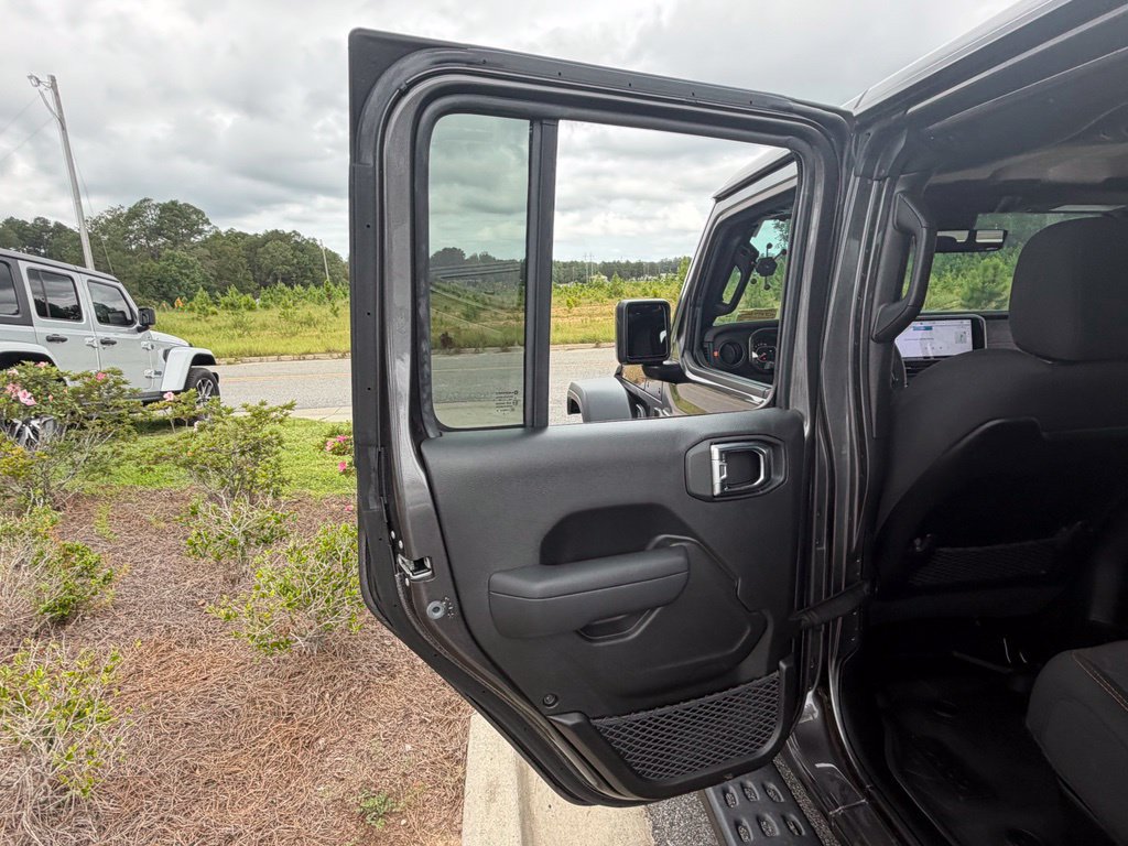 Certified 2025 Jeep Gladiator Mojave w/ Safety Group AWD/4WD image 56