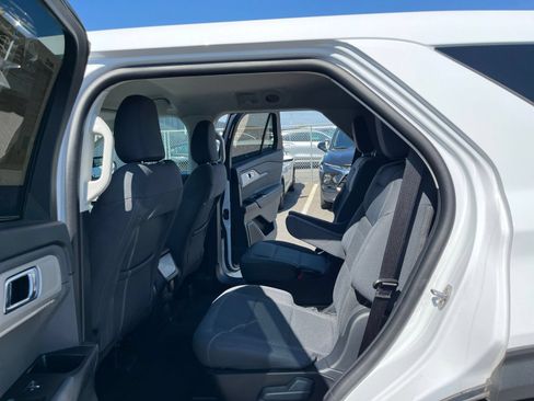 Used 2026 Ford Explorer Active AWD/4WD image 26