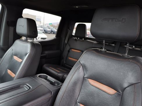 Used 2020 GMC Sierra 1500 AT4 w/ Off-Road Performance Package image 16