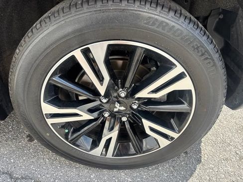 Used 2024 Mitsubishi Eclipse Cross AWD image 17