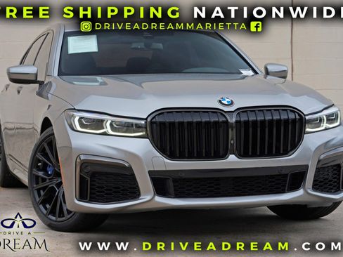 Used 2022 BMW 740i w/ M Sport Package RWD image 2