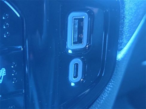 Certified 2024 GMC Sierra 1500 SLT w/ SLT Premium Package image 15