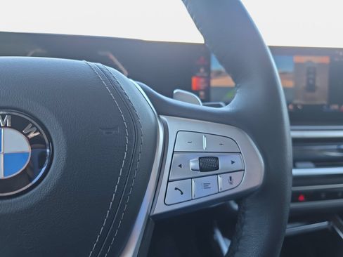 Used 2025 BMW X7 xDrive40i AWD/4WD image 18