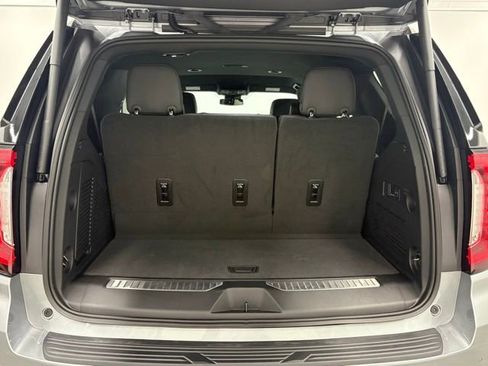 Used 2024 GMC Yukon AT4 w/ Technology Package image 9