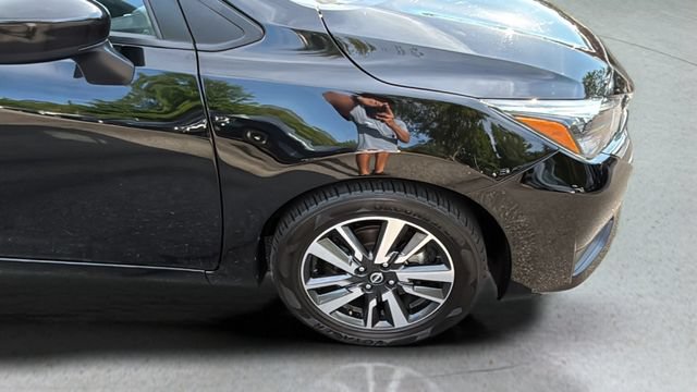 Used 2025 Nissan Versa SV FWD image 33