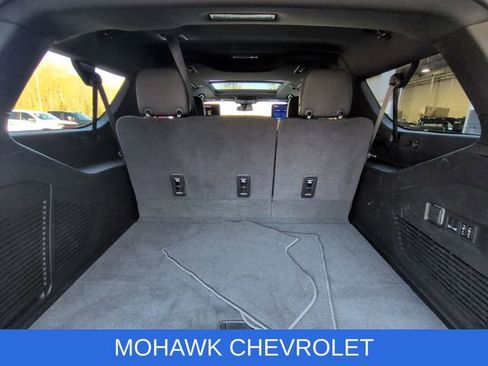 Used 2024 Chevrolet Suburban Z71 w/ Luxury Package AWD/4WD image 28