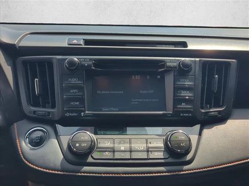 Used 2018 Toyota RAV4 SE w/ Power Extra Value Package AWD/4WD image 18