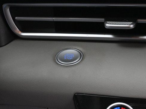 Used 2023 Hyundai Elantra SEL image 24