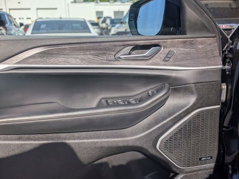 Used 2023 Jeep Grand Cherokee 4WD 4xe image 14