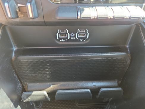 Used 2024 RAM 2500 Big Horn w/ Off Road Package AWD/4WD image 12