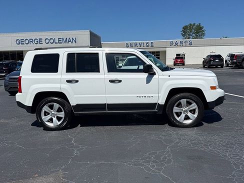 Used 2014 Jeep Patriot Sport AWD/4WD image 3