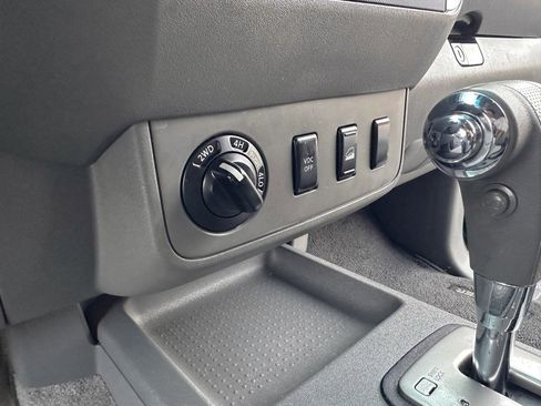 Used 2011 Nissan Frontier SV w/ SV Premium Utility Pkg image 31