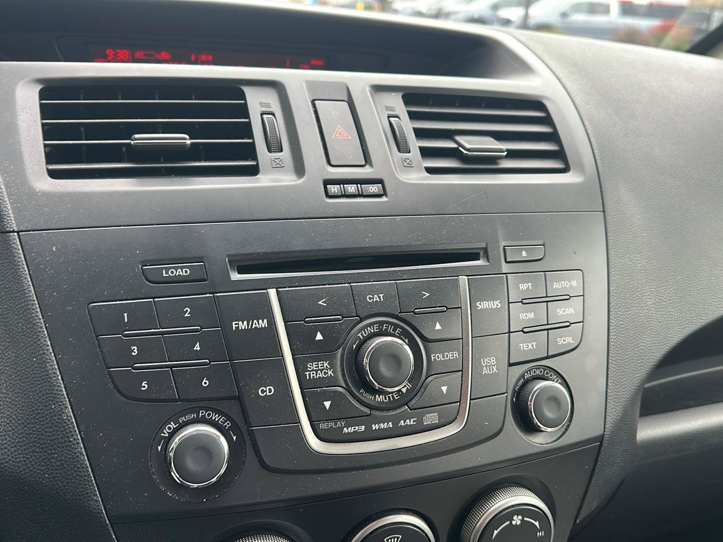 Used 2014 MAZDA MAZDA5 Touring FWD image 12