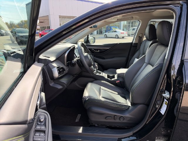 Used 2024 Subaru Outback Onyx Edition AWD/4WD image 9
