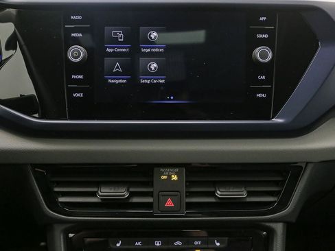 Certified 2023 Volkswagen Taos SE w/ Panoramic Sunroof Package AWD/4WD image 29