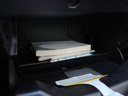 Used 2017 Chevrolet Volt Premier w/ Driver Confidence II Package image 36