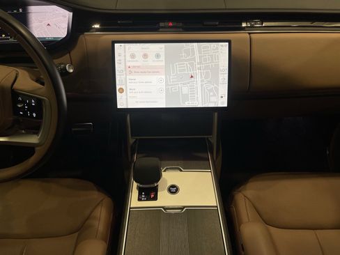 Used 2025 Land Rover Range Rover Autobiography AWD/4WD image 17