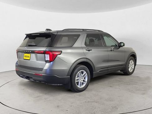Used 2026 Ford Explorer Active AWD/4WD image 5