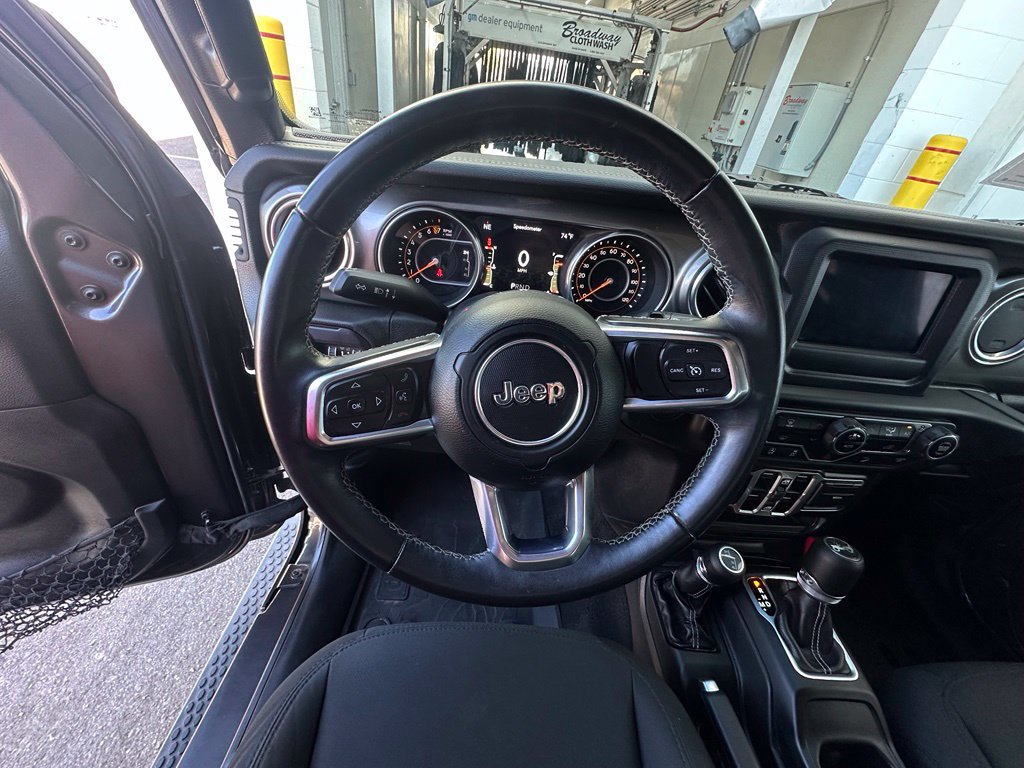 Used 2018 Jeep Wrangler Unlimited Sahara AWD/4WD image 15