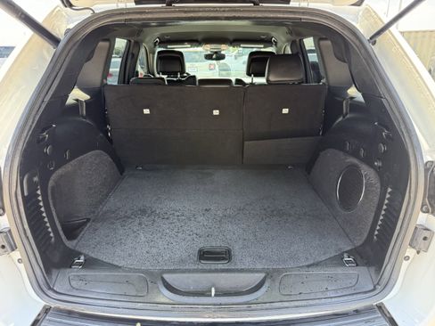 Used 2018 Jeep Grand Cherokee Altitude RWD image 30