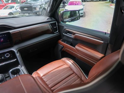 Used 2025 GMC Sierra 1500 Denali Ultimate AWD/4WD image 30