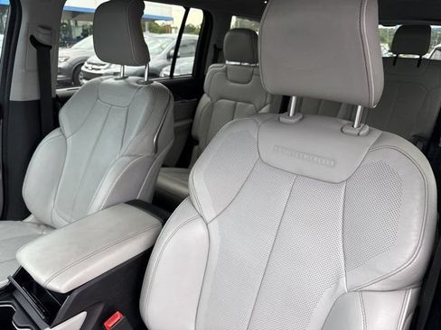 Used 2021 Jeep Grand Cherokee L Overland w/ Luxury Tech Group IV AWD/4WD image 16