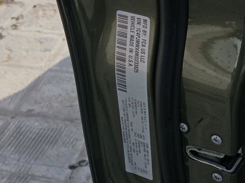 Used 2021 Jeep Cherokee Latitude Lux 80th Anniv w/ Quick Order Package 26U 80TH image 27