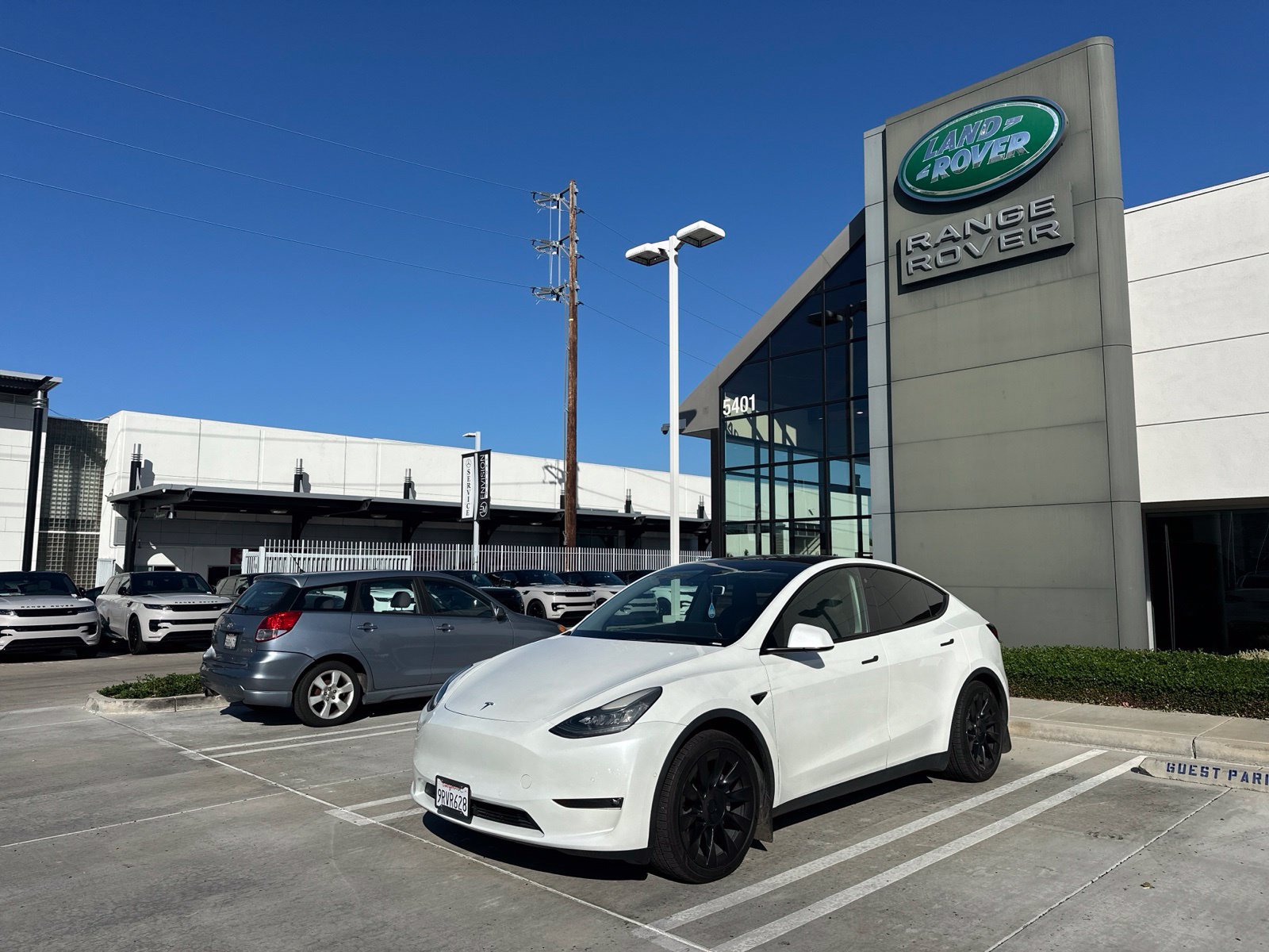 Used 2021 Tesla Model Y 2WD image 1