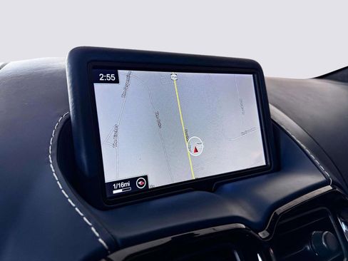 Used 2023 Aston Martin V8 Vantage Roadster image 28