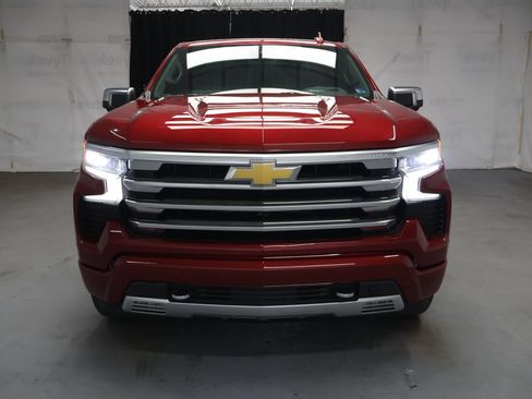 Used 2023 Chevrolet Silverado 1500 High Country w/ High Country Premium Package RWD image 2