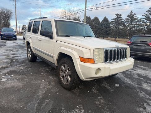 Used 2006 Jeep Commander Limited image 2