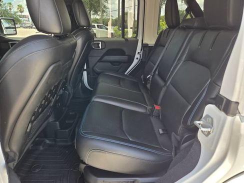 Used 2021 Jeep Wrangler Unlimited Rubicon 4xe AWD/4WD image 8