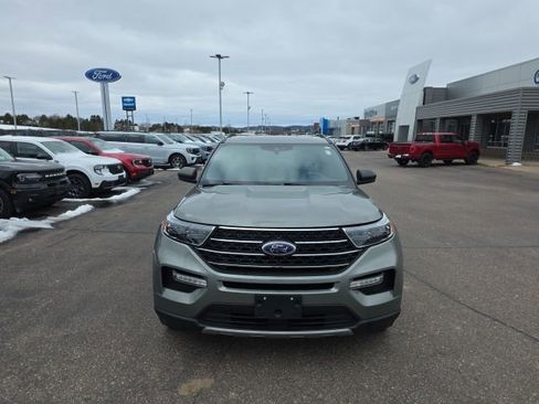 Used 2020 Ford Explorer XLT w/ Equipment Group 202A image 2