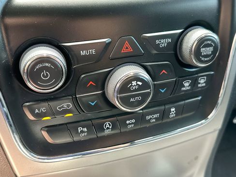 Used 2018 Jeep Grand Cherokee Limited RWD image 18
