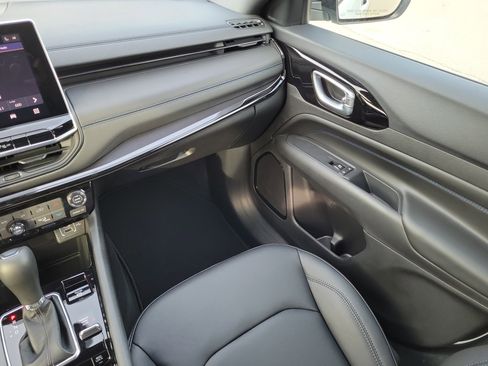 New 2026 Jeep Compass Limited image 15