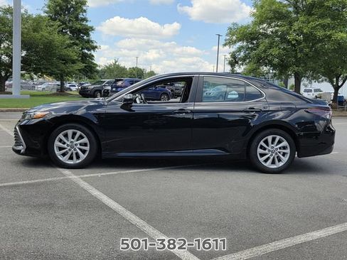 Used 2022 Toyota Camry LE FWD image 2