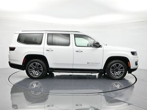 Used 2024 Jeep Wagoneer Series II w/ Flexible Seating Group image 5