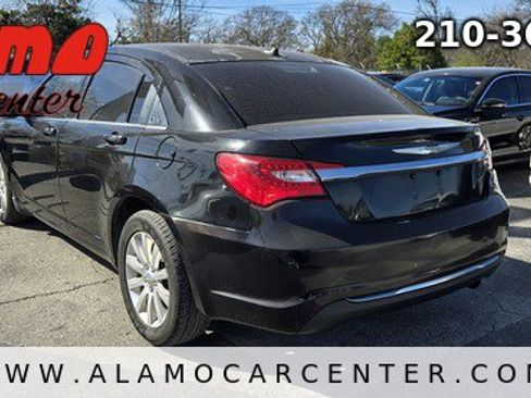 Used 2013 Chrysler 200 Touring image 3