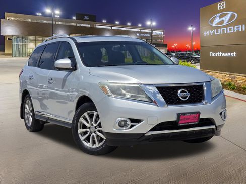Used 2015 Nissan Pathfinder SL w/ SL Premium Package FWD image 3