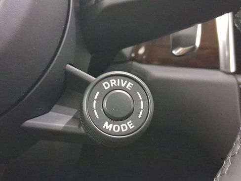 New 2026 Porsche Macan S image 24