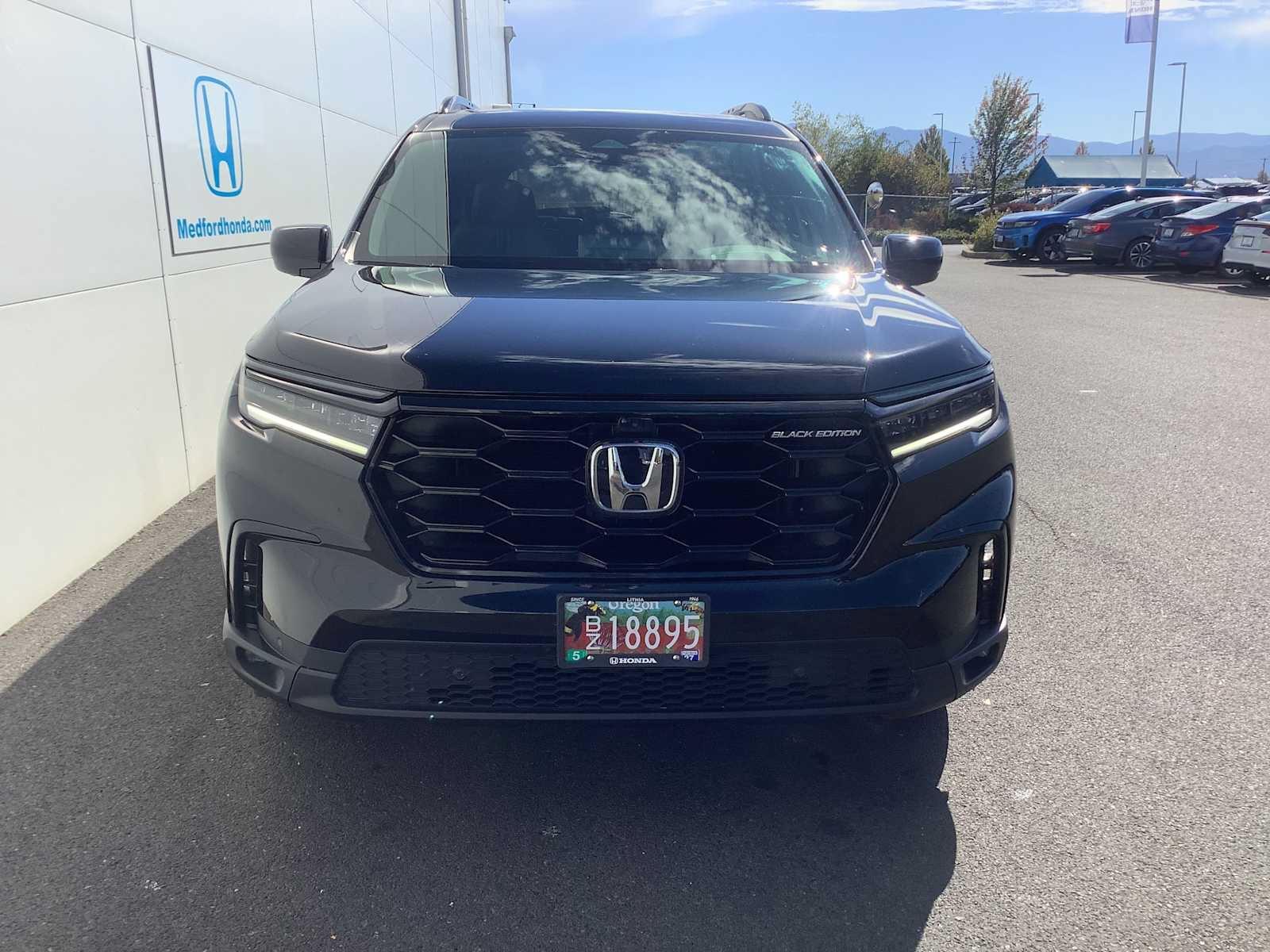 Used 2025 Honda Pilot Black Edition image 7