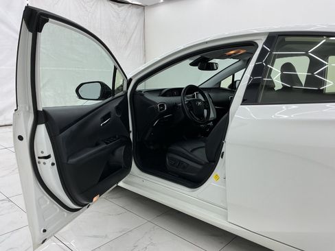 Used 2020 Toyota Prius Prime Limited FWD image 16