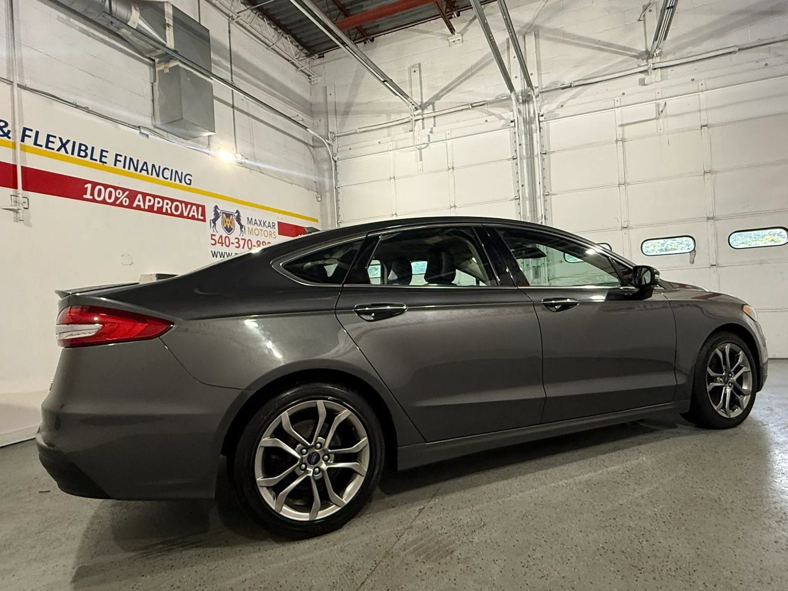 Used 2020 Ford Fusion Titanium FWD image 6