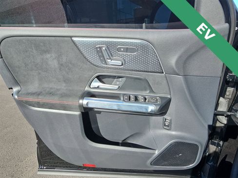 Used 2024 Mercedes-Benz EQB 250+ image 28