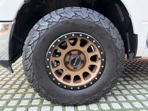 Used 2018 RAM 1500 Classic SLT image 17